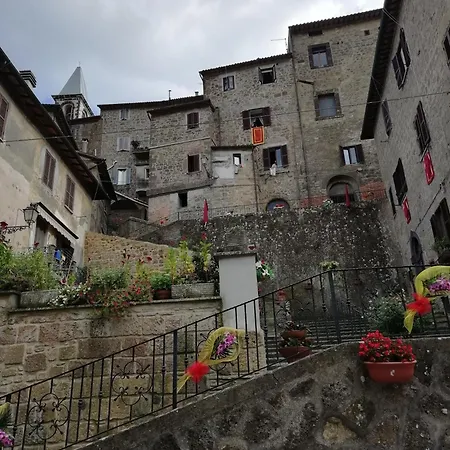 Casa Con Vista Sul Grotte di Castro